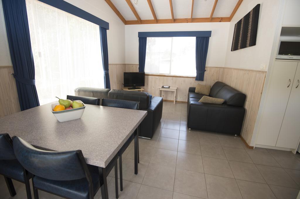 The Lakes Beachfront Holiday Park Lake Tyers Beach Dış mekan fotoğraf